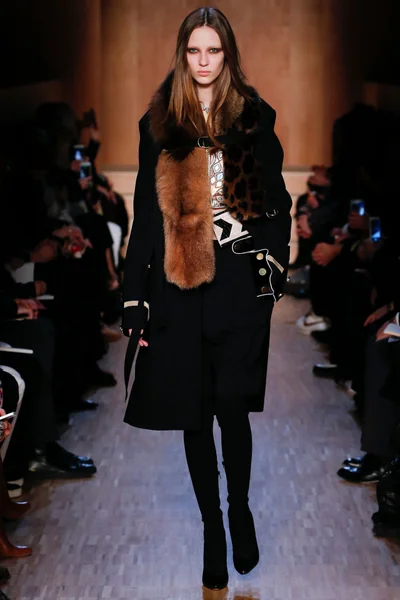 Look 7